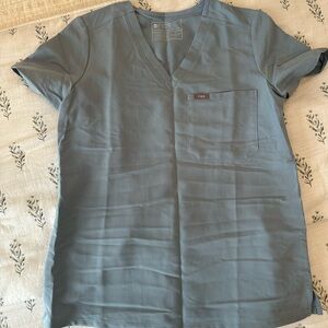 Figs Men's Slate V-Neck Tee